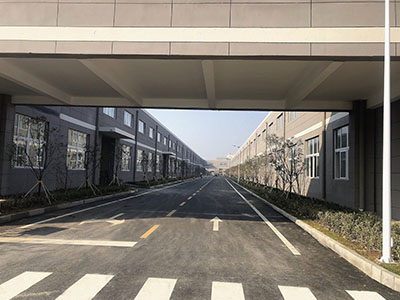基地建設